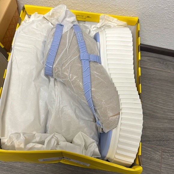 **CIRCUS NY Women's Elana Platform Sandals** - Picture 2 of 6